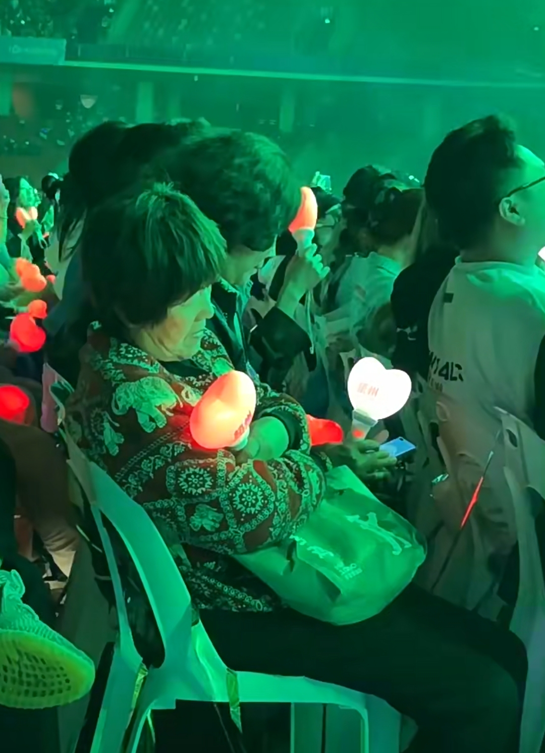 100T碾压EG,Meiko团战一打五强强对话四强赛,点燃全场激情 100T碾压EG,Meiko团战一打五强强对话四强赛,点燃全场激情