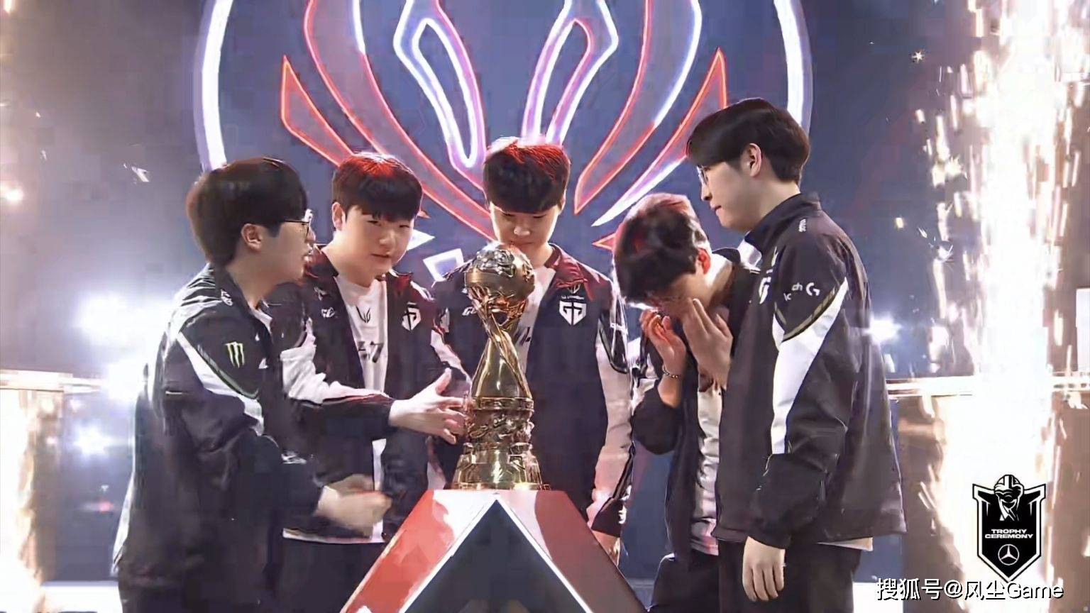 开云体育平台APP-DRX翻盘LGD，Uzi团战一打五峡谷大战八强赛，留下经典瞬间的简单介绍