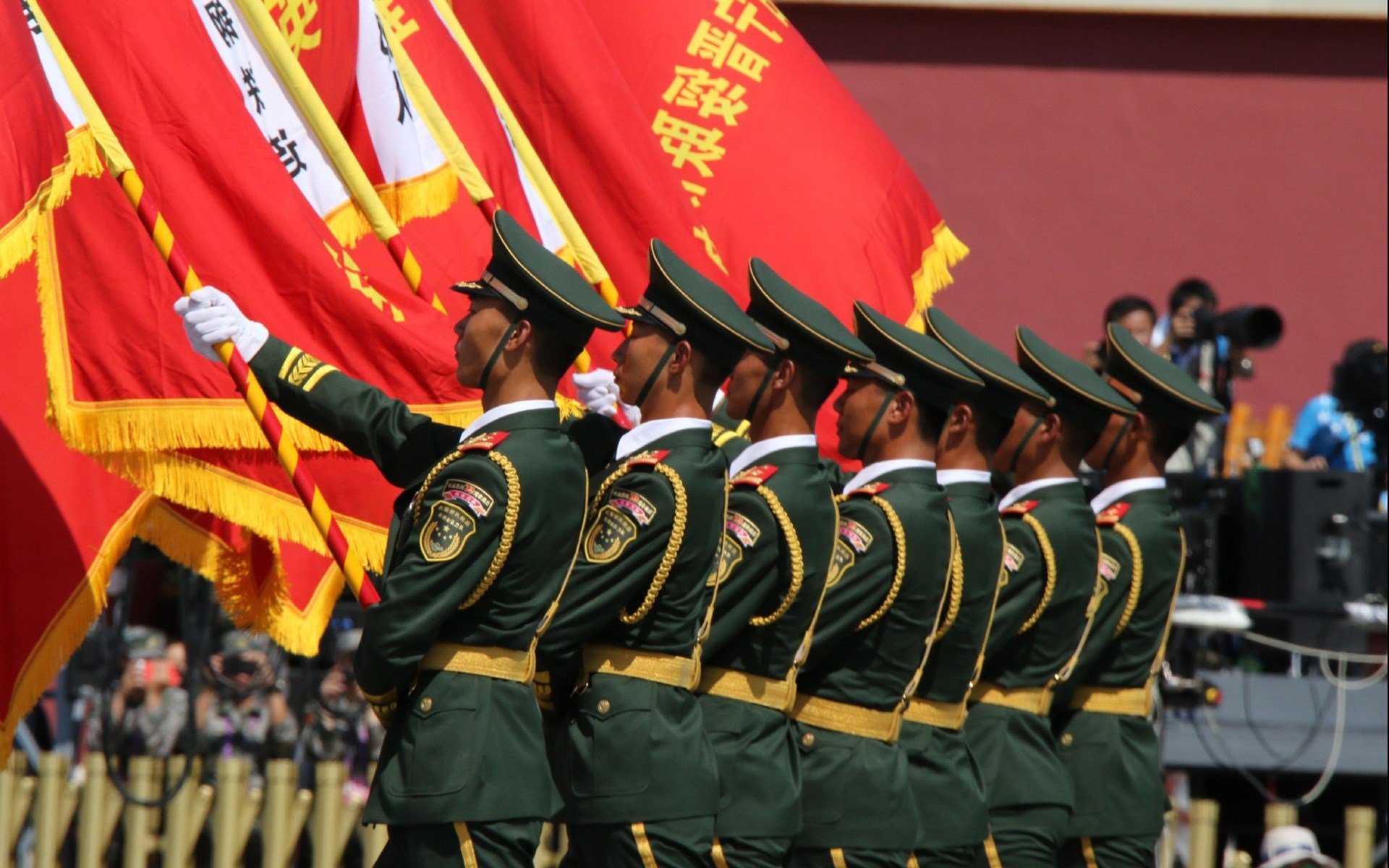 开云体育app-当蓝月亮的精密齿轮咬碎东瀛武士刀，布雷默如何用个人才华诠释现代足球的终极矛盾？