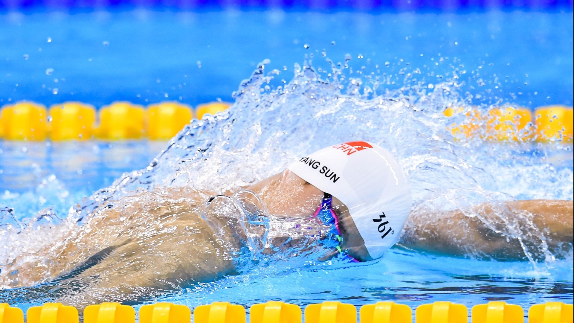 黄蜂振翅,魔术失灵,F1新赛季揭幕战上演战术碾压